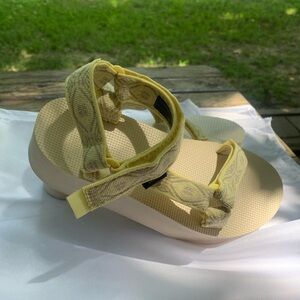 Teva Women’s Universal Flatform Sandals